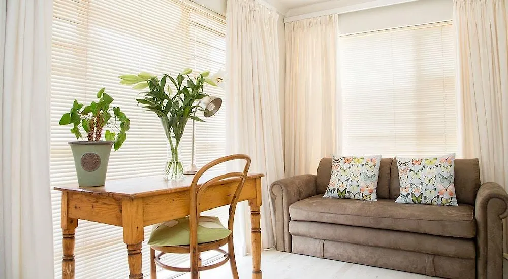 Guest house Four Palms Accommodation Durbanville