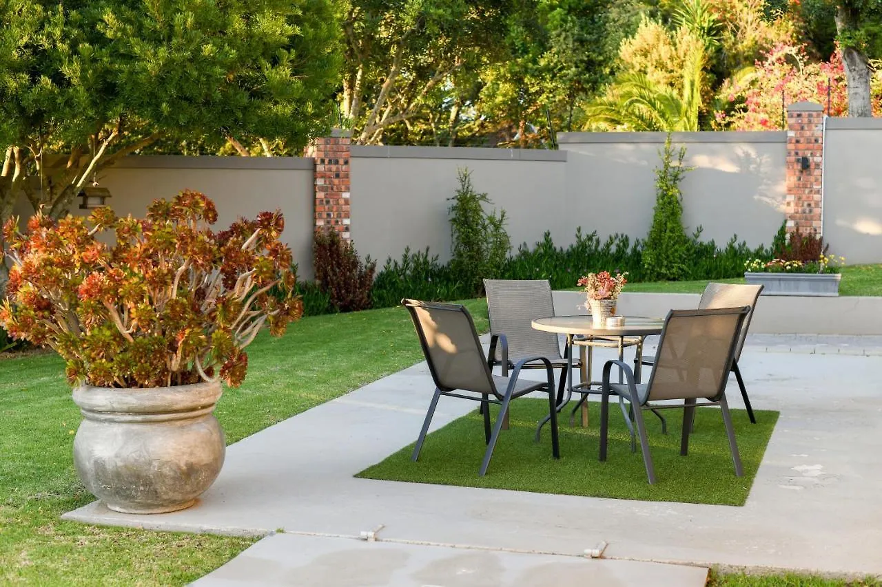 Guest house Four Palms Accommodation Durbanville