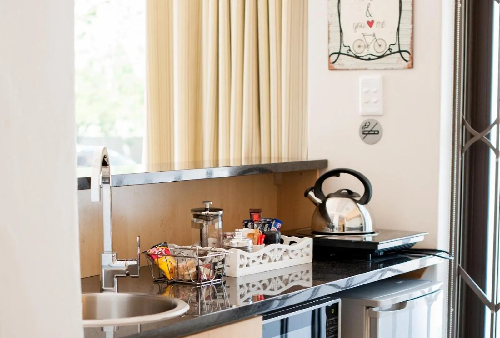 Four Palms Accommodation Durbanville 4*,